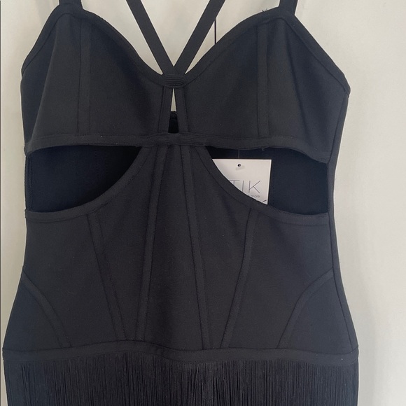 Elegant Black Strappy Fringe Bodycon Dress π€ Cutout Strappy Neck β’ Formal Dress - Picture 9 of 16